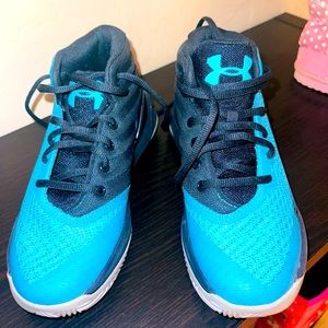 SOLD✅ kids Under Armour